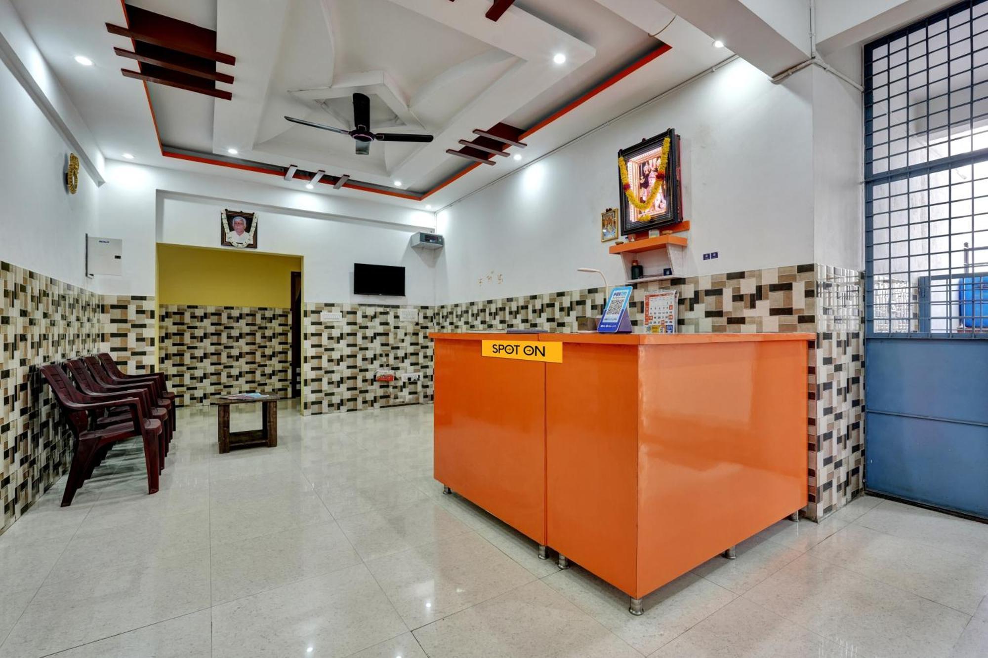 Hotel Spot On Anugraha Residency Kumbalgod Exterior foto