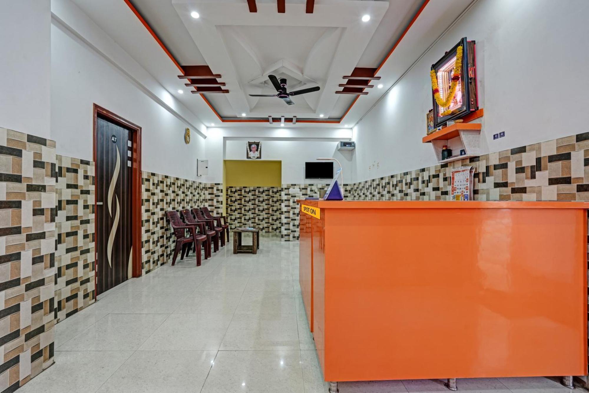 Hotel Spot On Anugraha Residency Kumbalgod Exterior foto